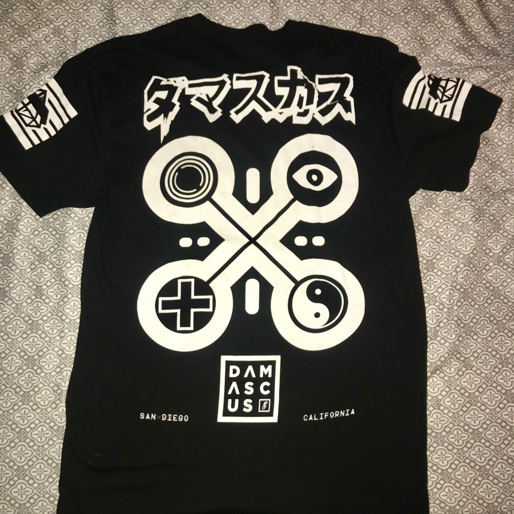 Damascus tee size: Large (unisex)